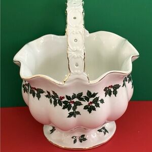 Madison & Max off-white  and Green Holiday Ceramic Basket